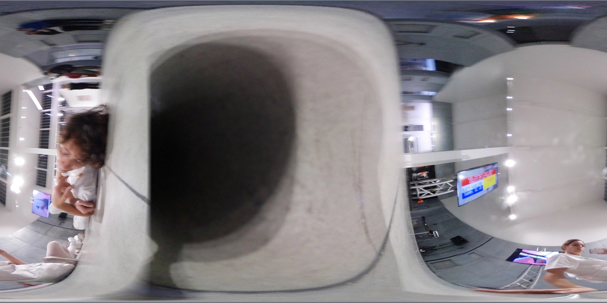 DOROTA GAWĘDA & EGLĖ KULBOKAITĖ, YGRG 159:SULK II,   2018. Performance and video installation.