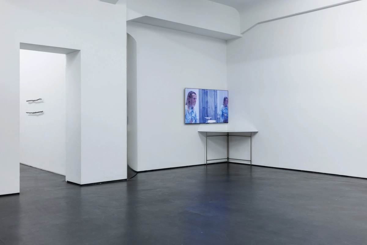 objects in mirror are closer than they appear