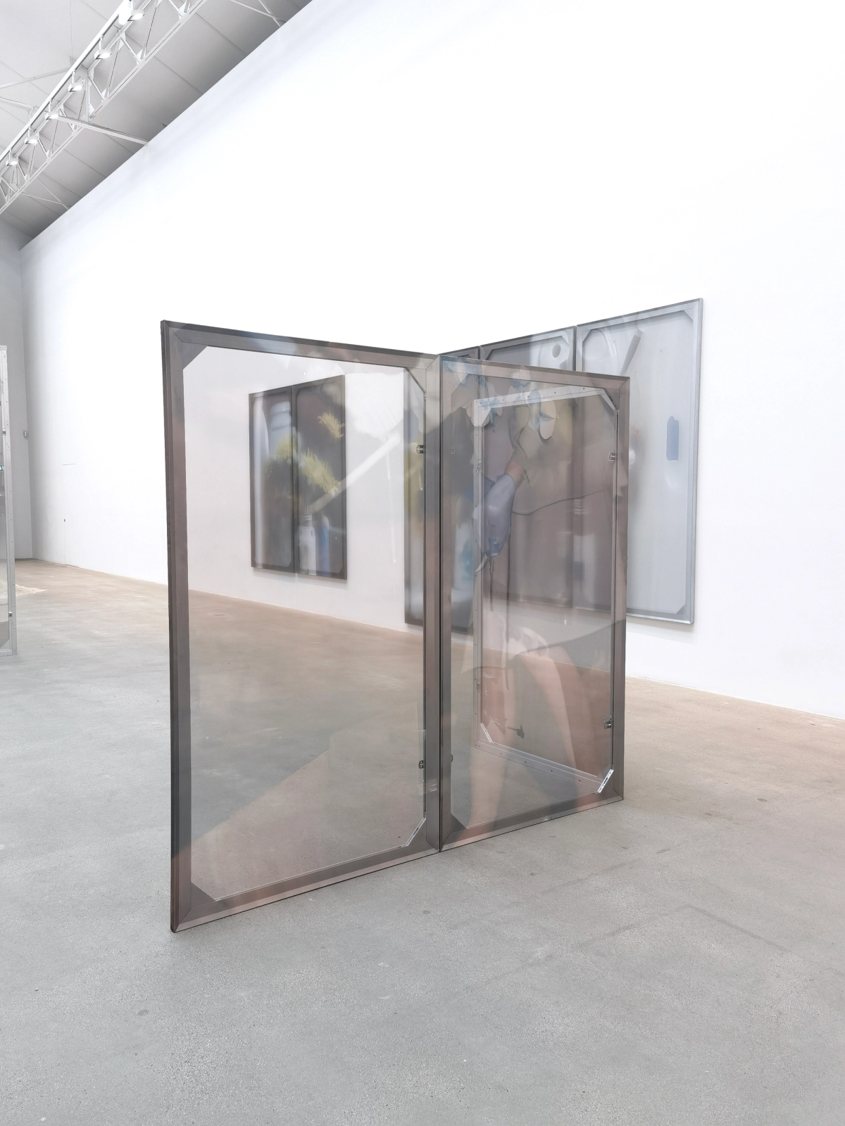 Enclosure (Lower bound of a
landscape) II, 2023
Aluminium, wood, digital print on
chiffon
200 x 110 x 4 cm

Enclosure (Lower bound of a
landscape) III, 2023
Aluminium, wood, digital print on
chiffon
200 x 110 x 4 cm