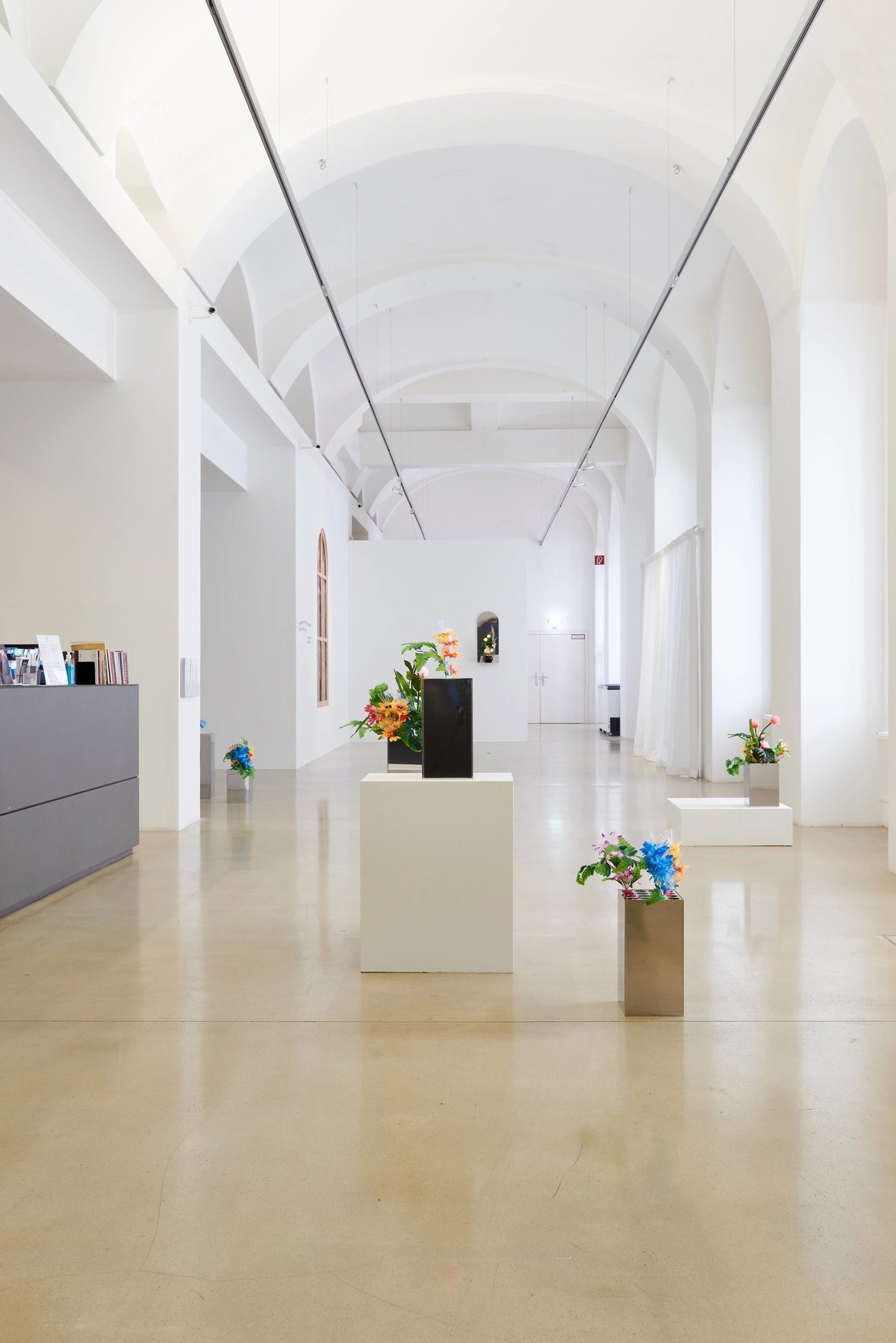 Oh, make your fingernails into spades, Your palms into shovels, Kunstraum Niederoesterreich, Vienna (exhibition view). Photo: Markus Gradwohl.