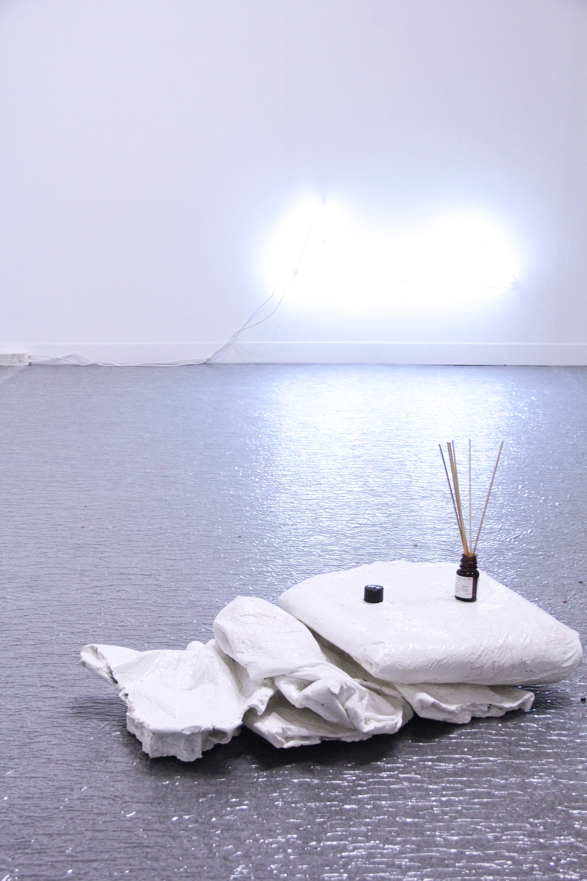 EPISODE X/CHAPTER 3: BEDROOM [booth view]