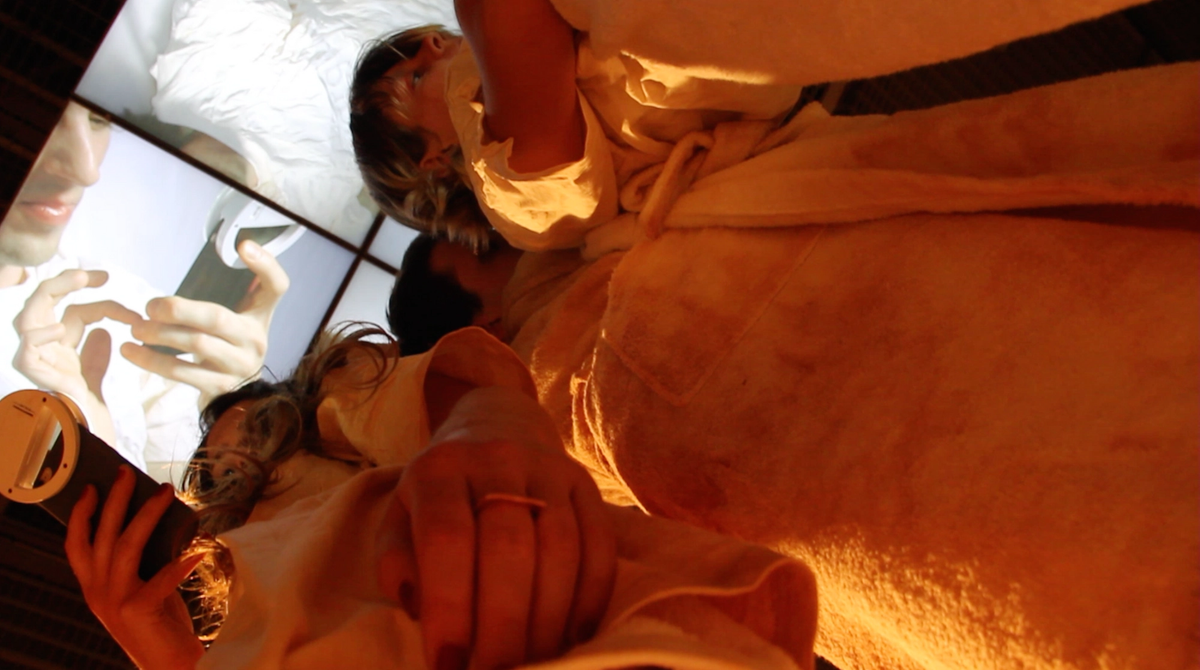 DOROTA GAWĘDA & EGLĖ KULBOKAITĖ, YGRG 14X: reading with a single hand, 2017