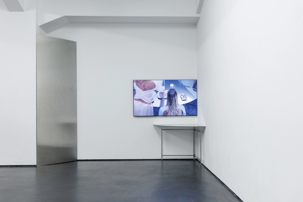 objects in mirror are closer than they appear