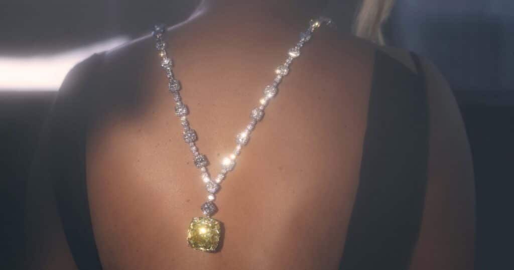 Luxury jewelry trends 2025 featuring statement pieces and timeless designs