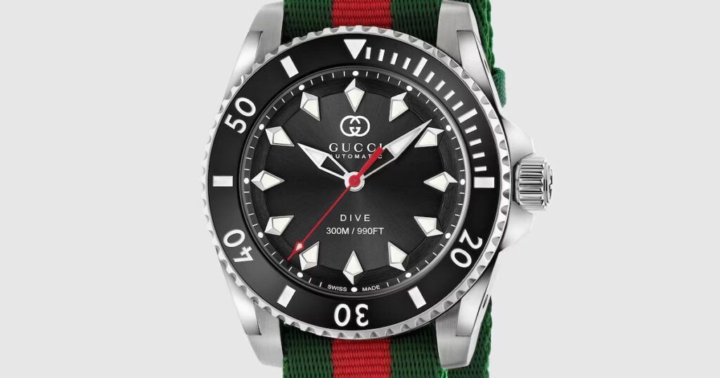 Gucci Dive 40mm luxury dive watch with unidirectional bezel and stainless steel case