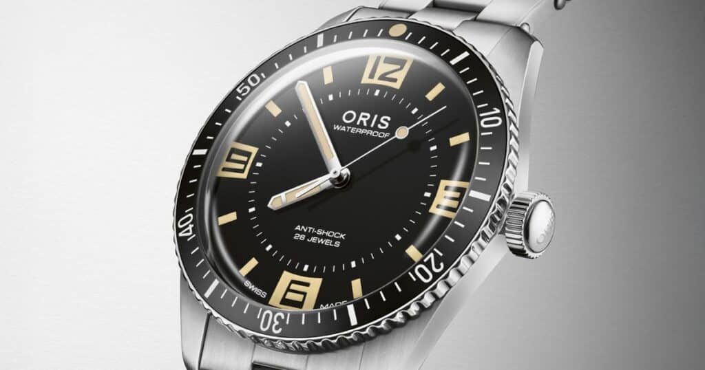 Oris Divers Sixty-Five 40mm stainless steel case with vintage-inspired modern build