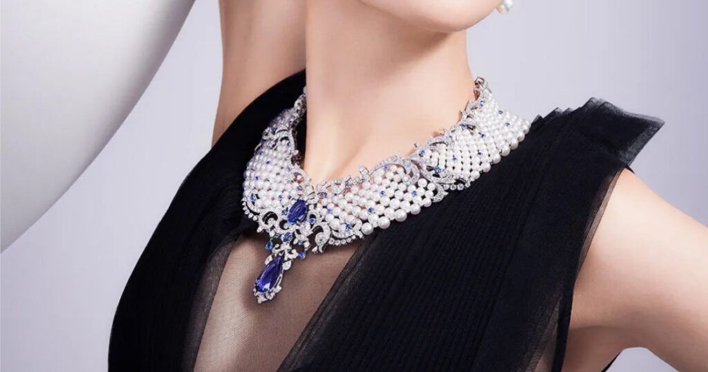 Pinctada Fucata Martensii oyster producing lustrous Mikimoto cultured pearls