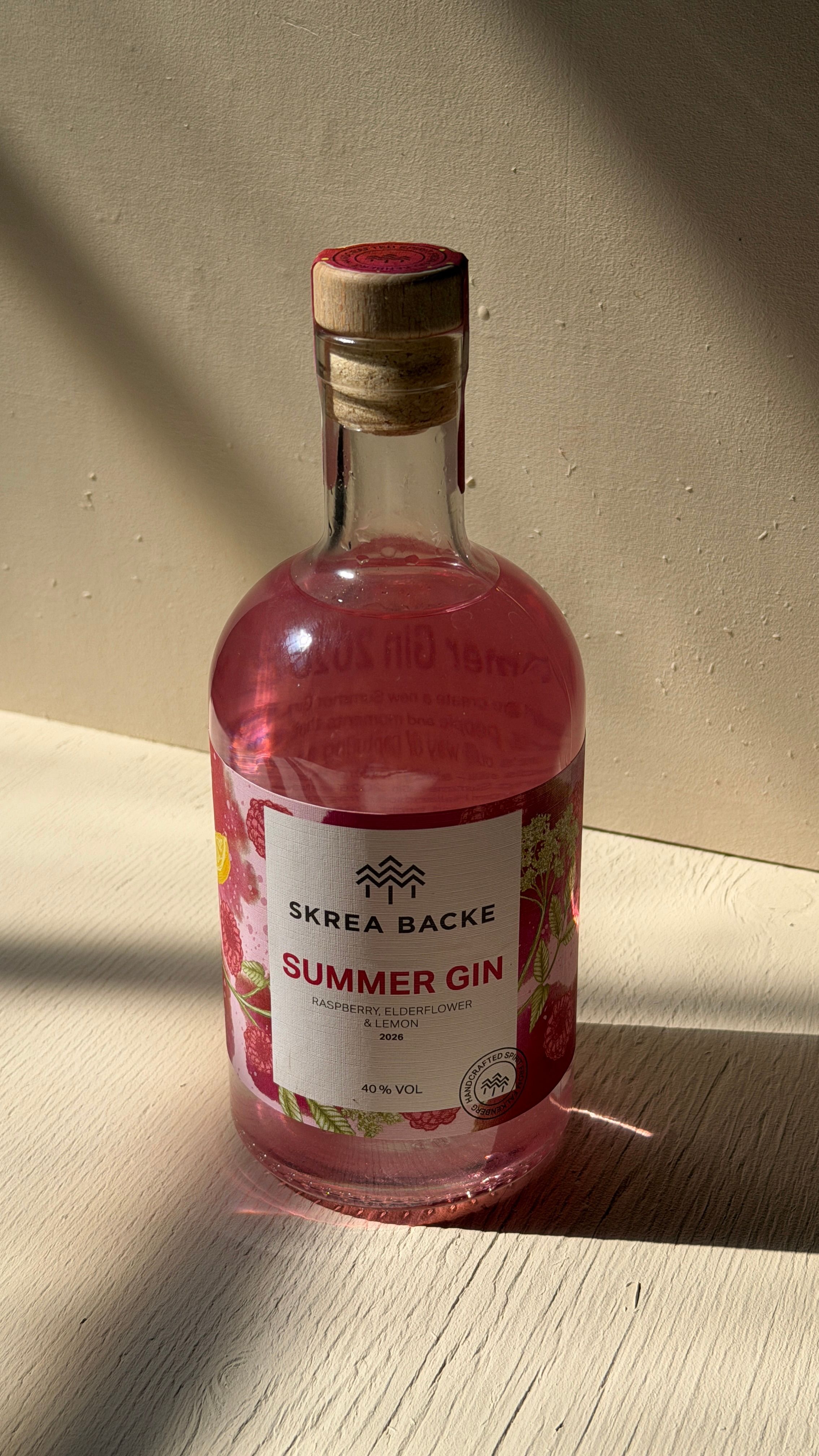 Bild på en flaska summer gin 2026