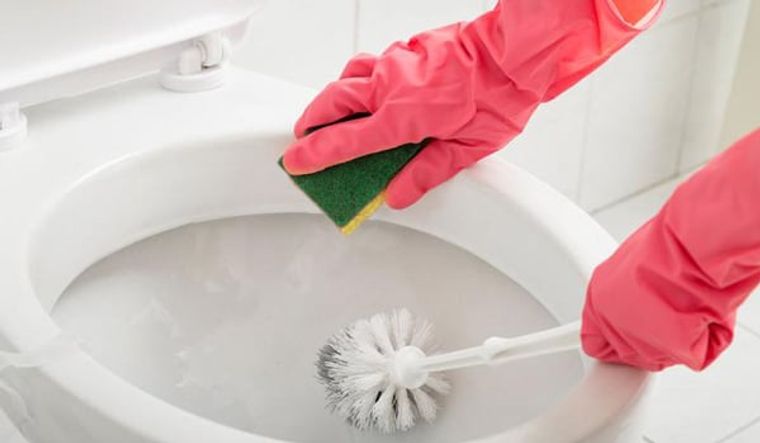¿Cómo quitar el sarro al baño?