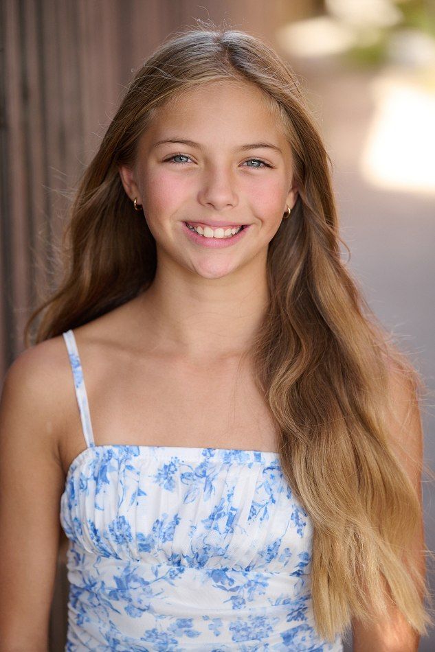 Phoebe Taylor — photo 3