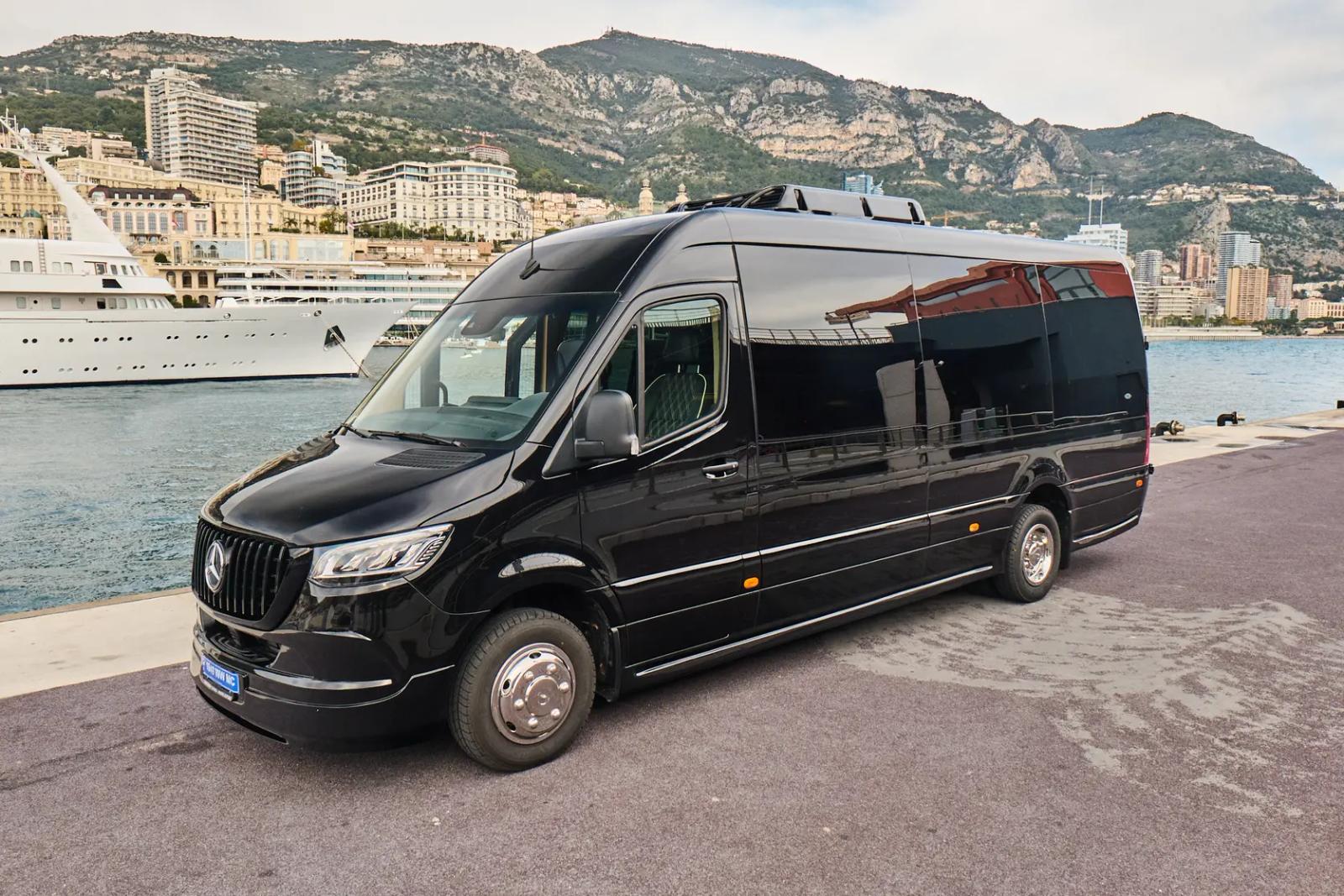 Mercedes-Benz Sprinter — Mini bus