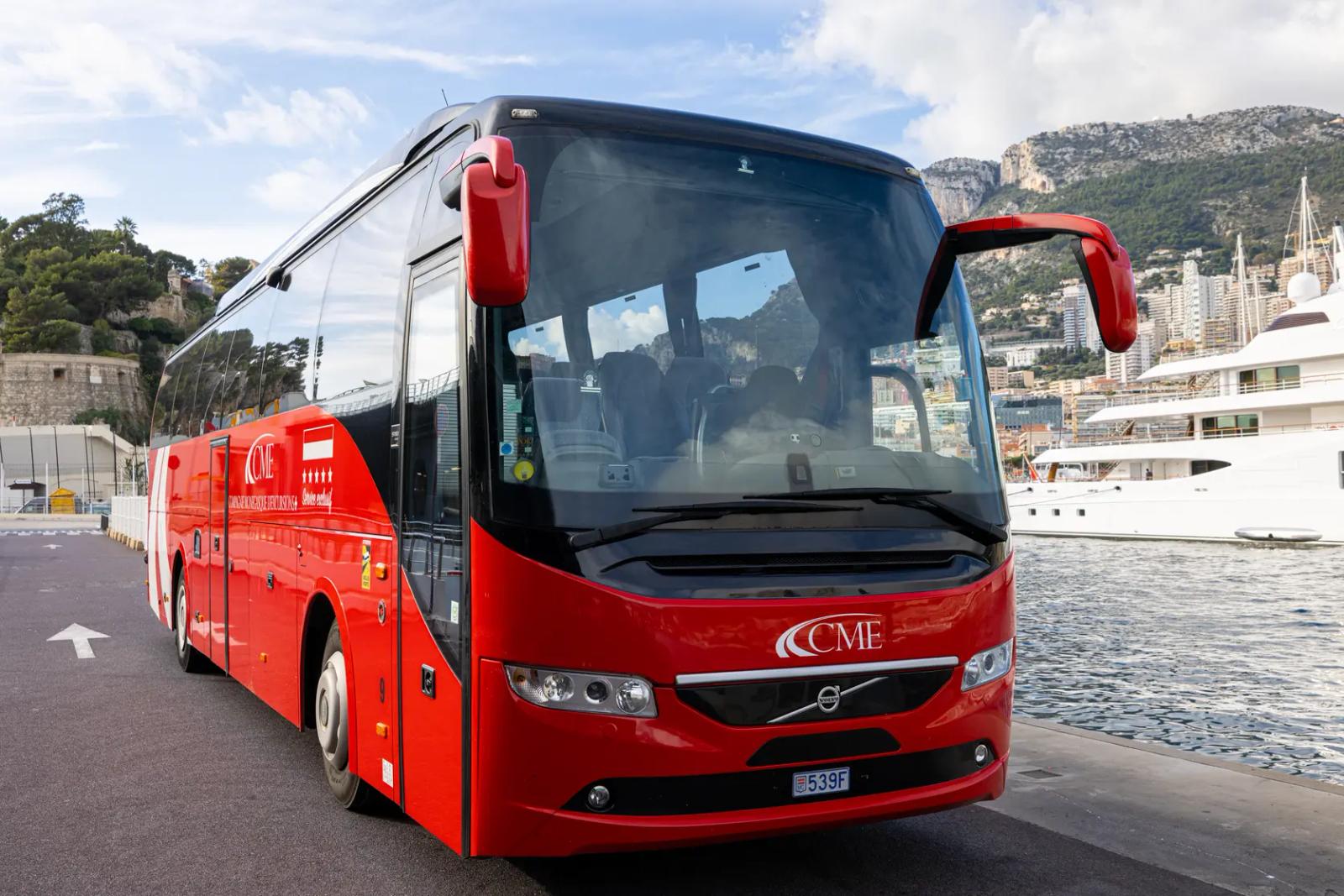 Volvo 9700 — Touring coach