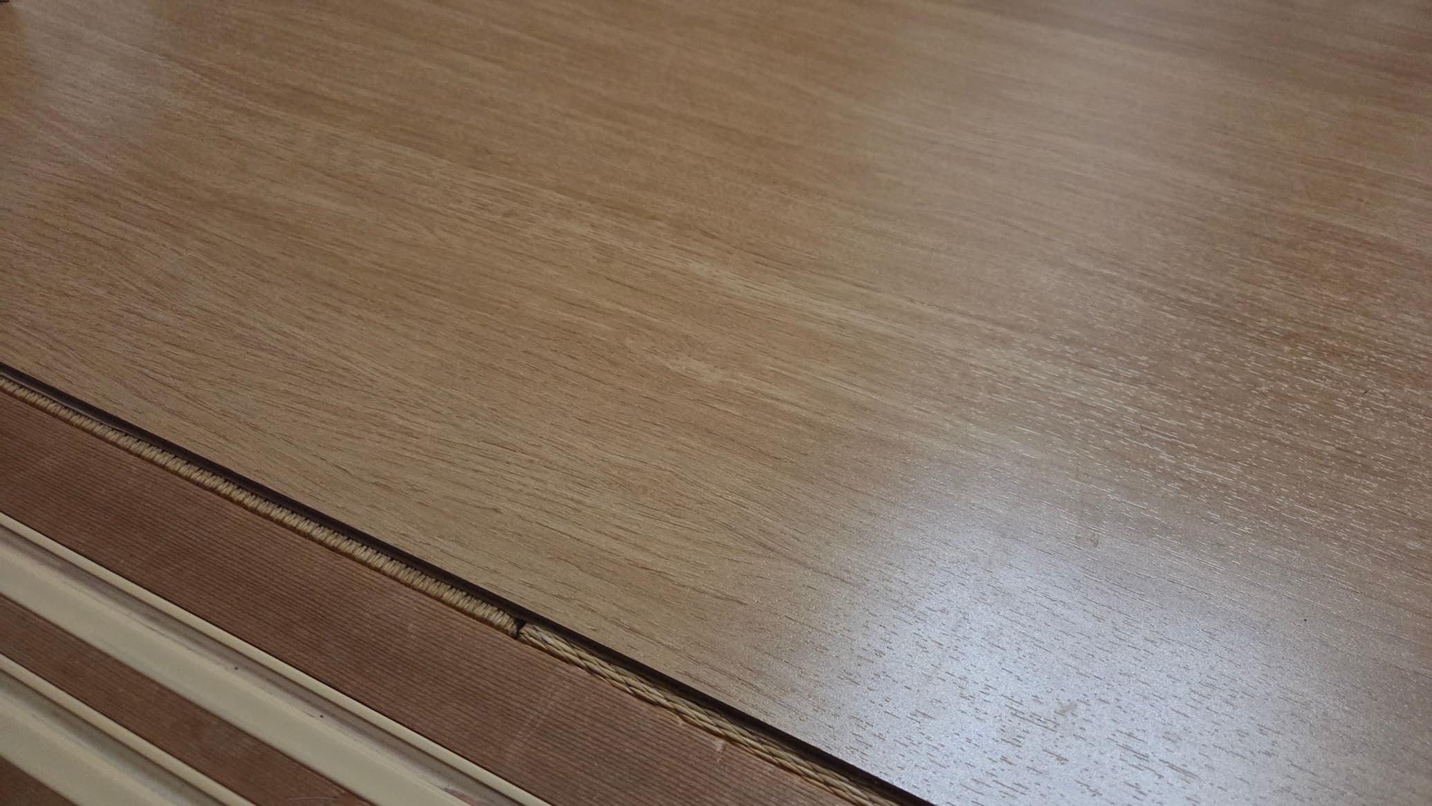 約5㎝おきに境目があるが、見ただけではわからない