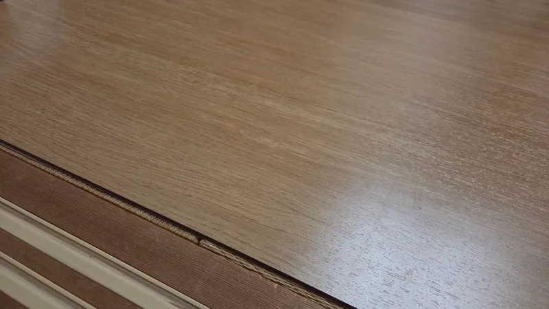 約5㎝おきに境目があるが、見ただけではわからない