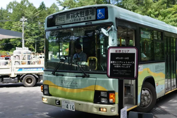 夏の軽井沢、渋滞回避でハルニレテラスに行く
