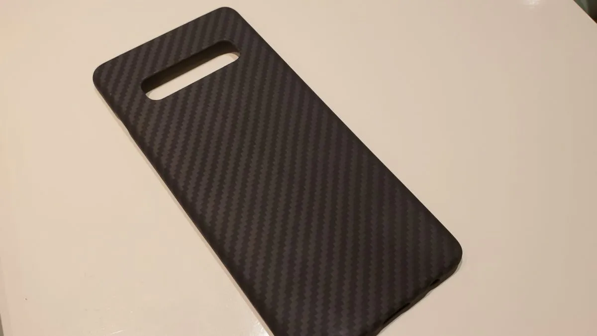 Galaxy S10+ カバーはPITAKAにしました。