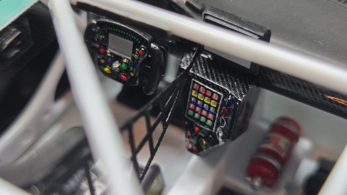 レーシングネットはこちら側だけ付けました