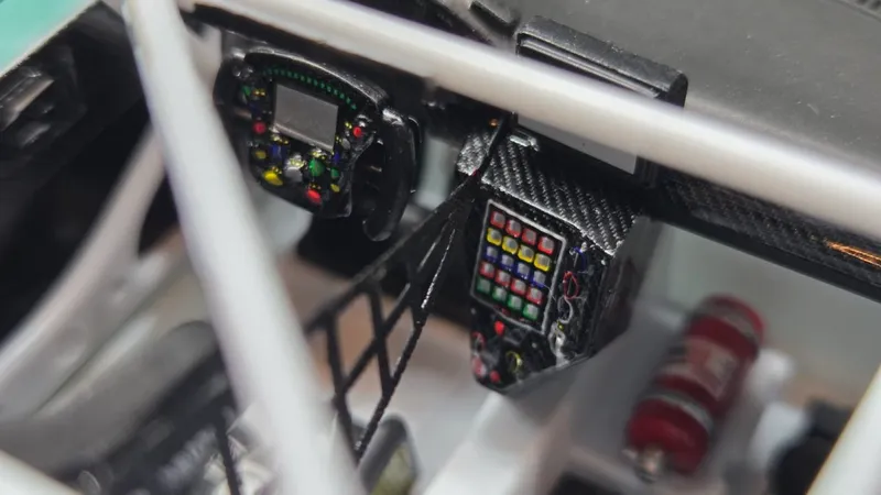 レーシングネットはこちら側だけ付けました