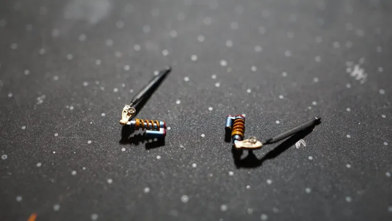 このパーツだけで6色