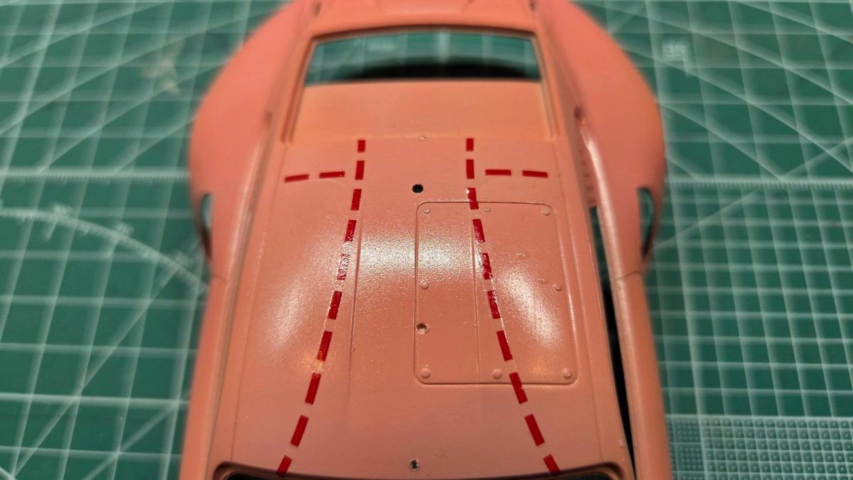 貼りやすい屋根の部分から