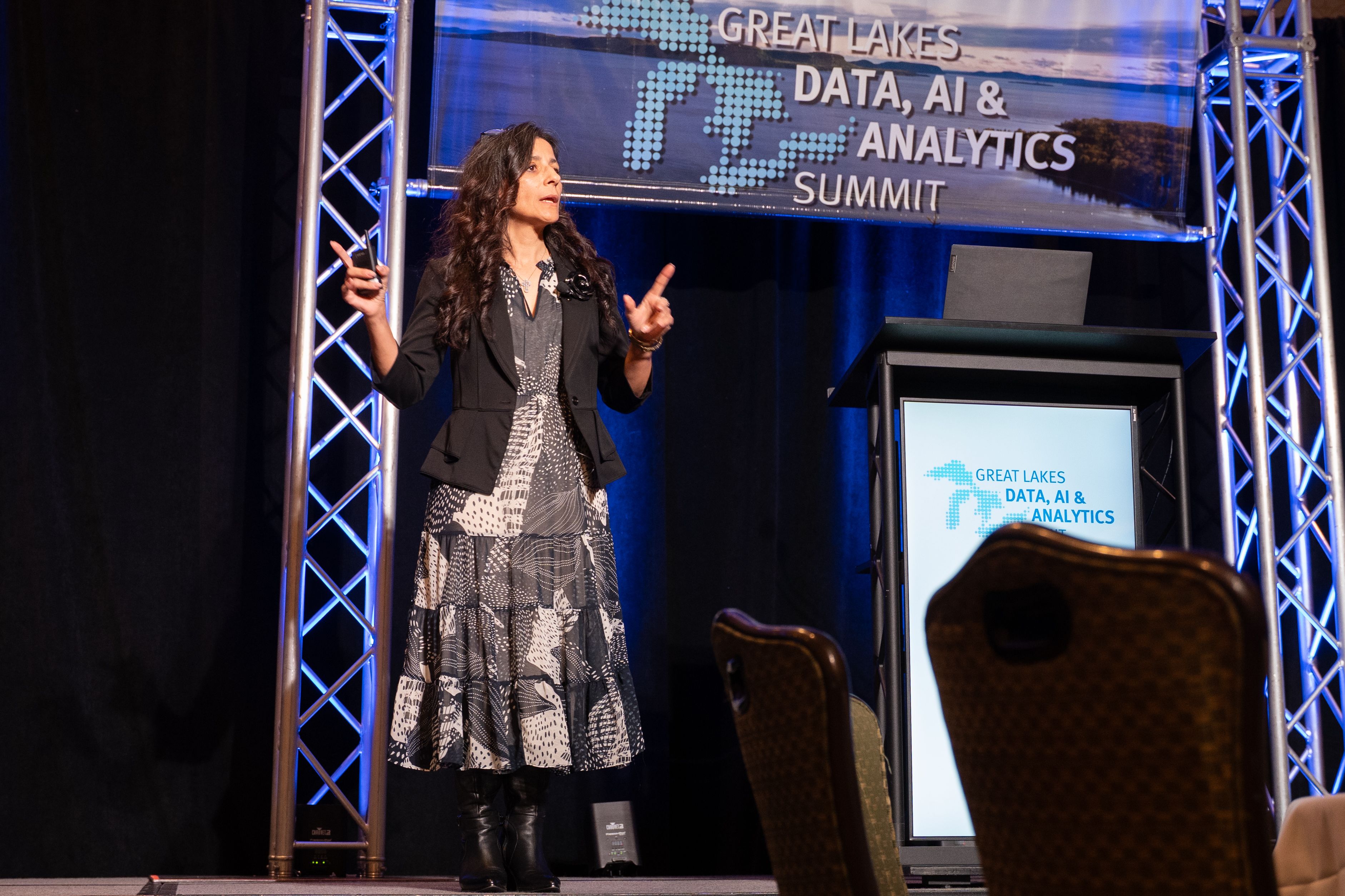 Woman presenting a conference
