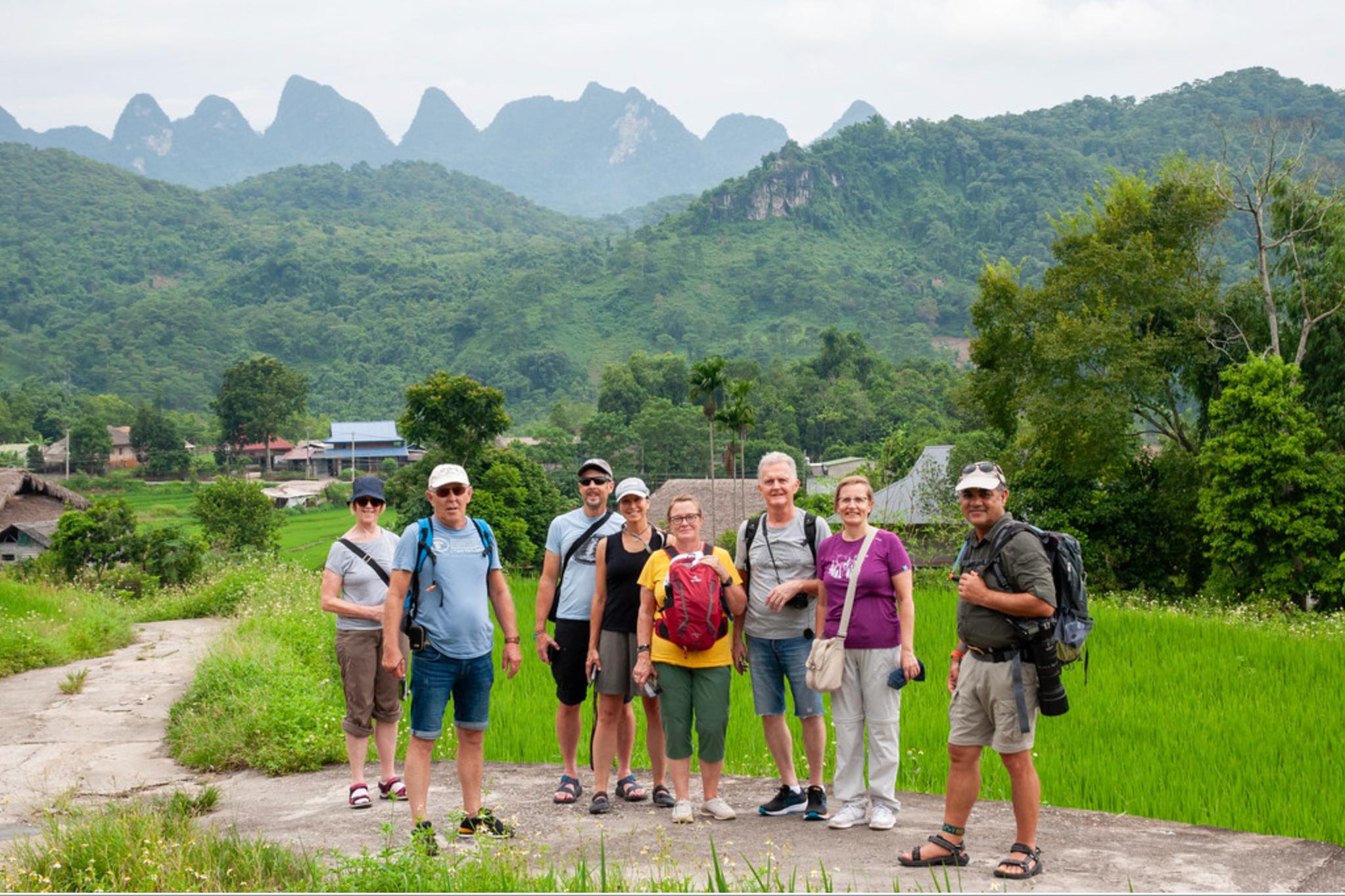 Alumni travel group in Vietnam