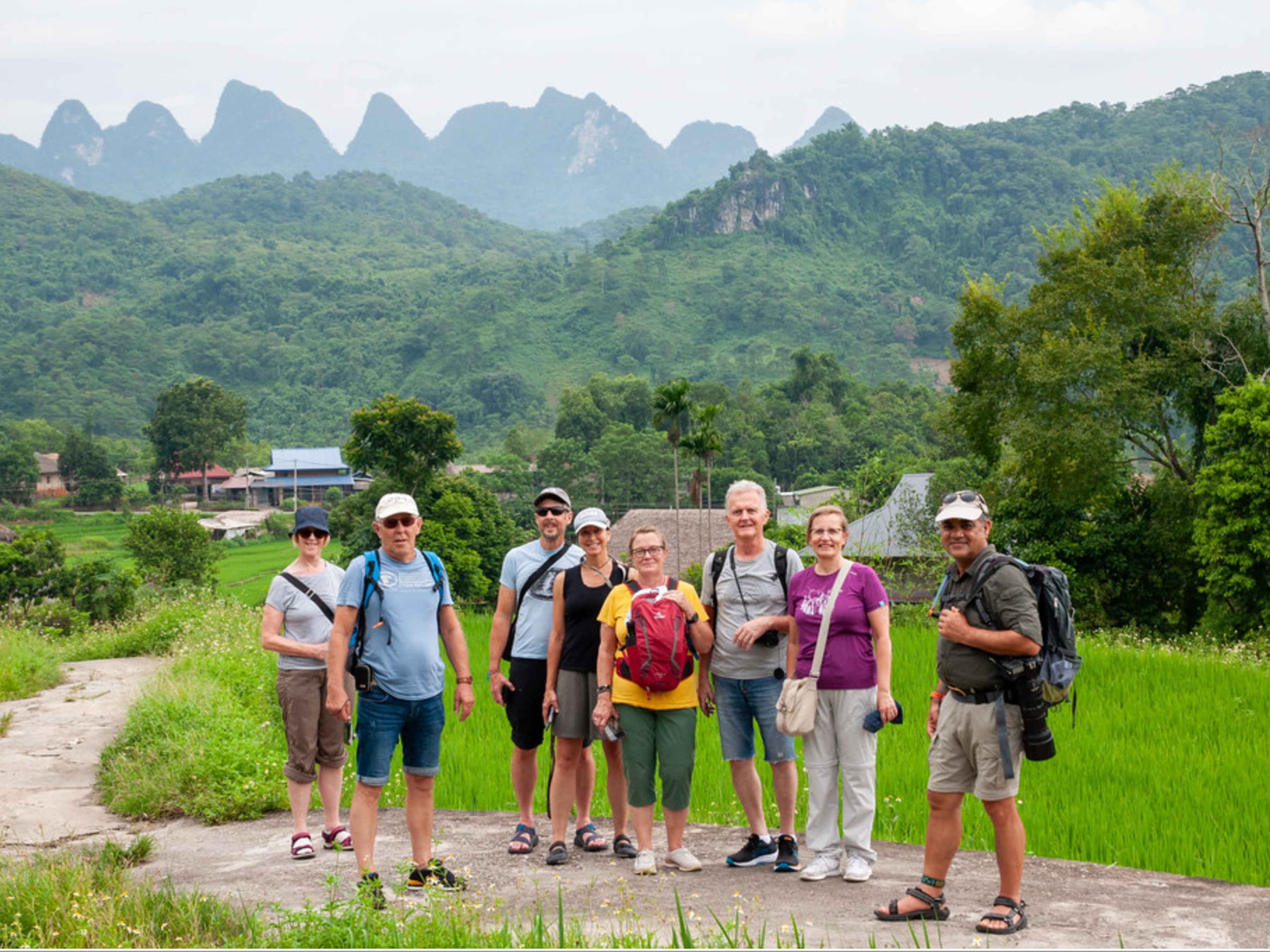 Alumni travel group in Vietnam
