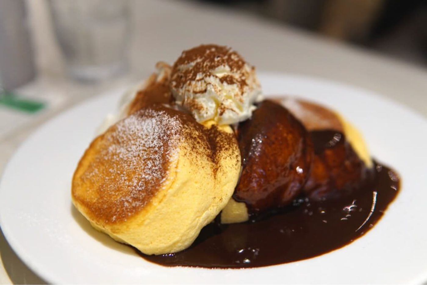 Hot Chocolate Pancakes with Granola (1100 yen)