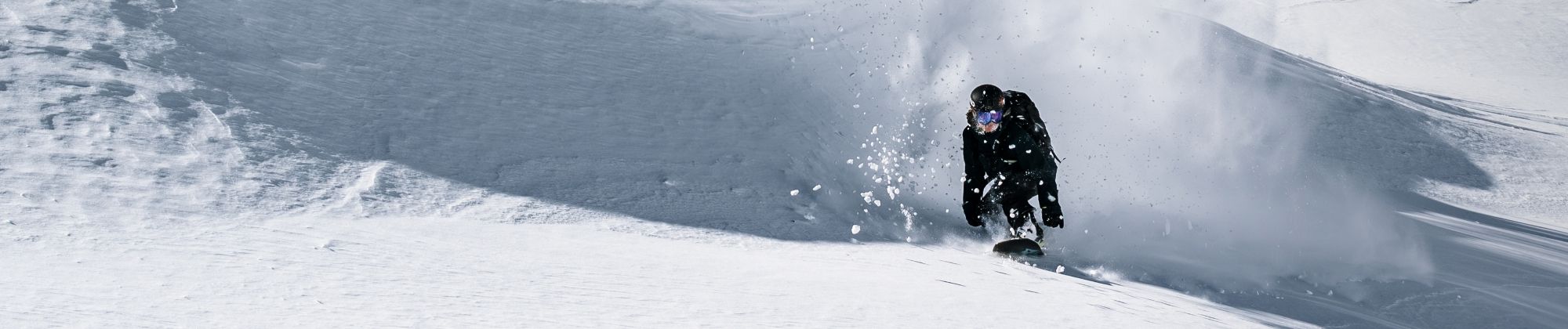 How to choose snowboarding clothes based on weather and terrain