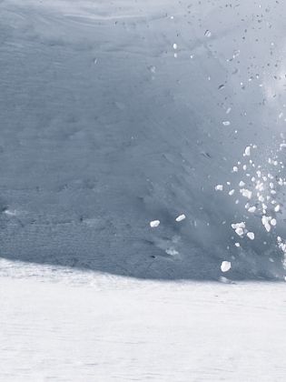 How to choose snowboarding clothes based on weather and terrain