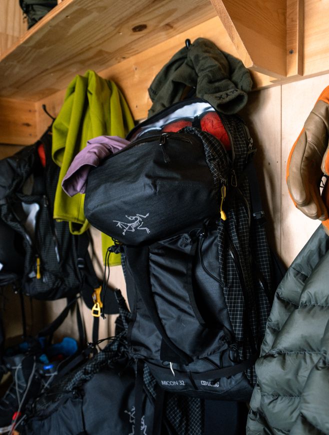Men's Accessories: Hats, Socks, Gloves, & More | Arc'teryx