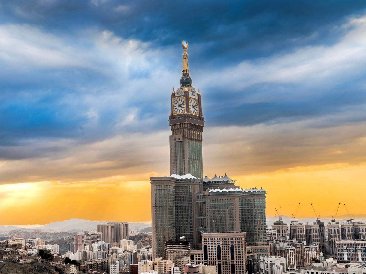 klocktornet i mecka är den högsta byggnaden i världen.