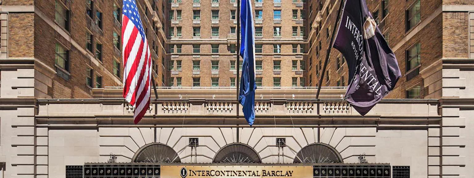 ingången till intercontinental barclay hotel i new york city