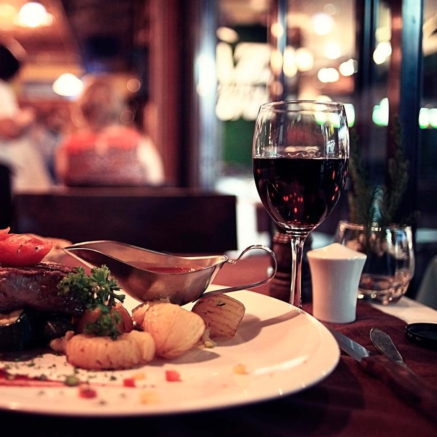 Kro & Hotel 1 nat med middag for 2