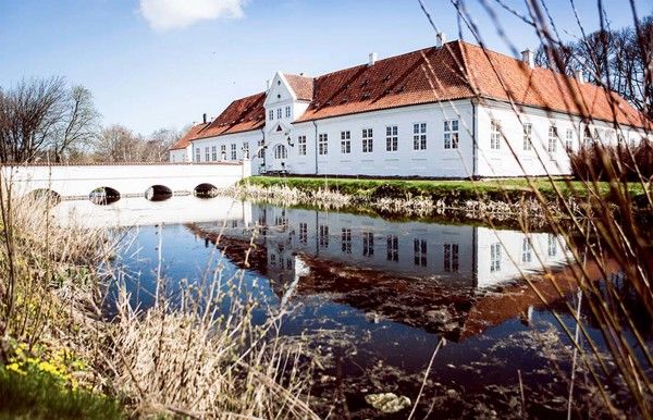 Store Restrup Slotshotel, Nibe - Book På Sembo.dk