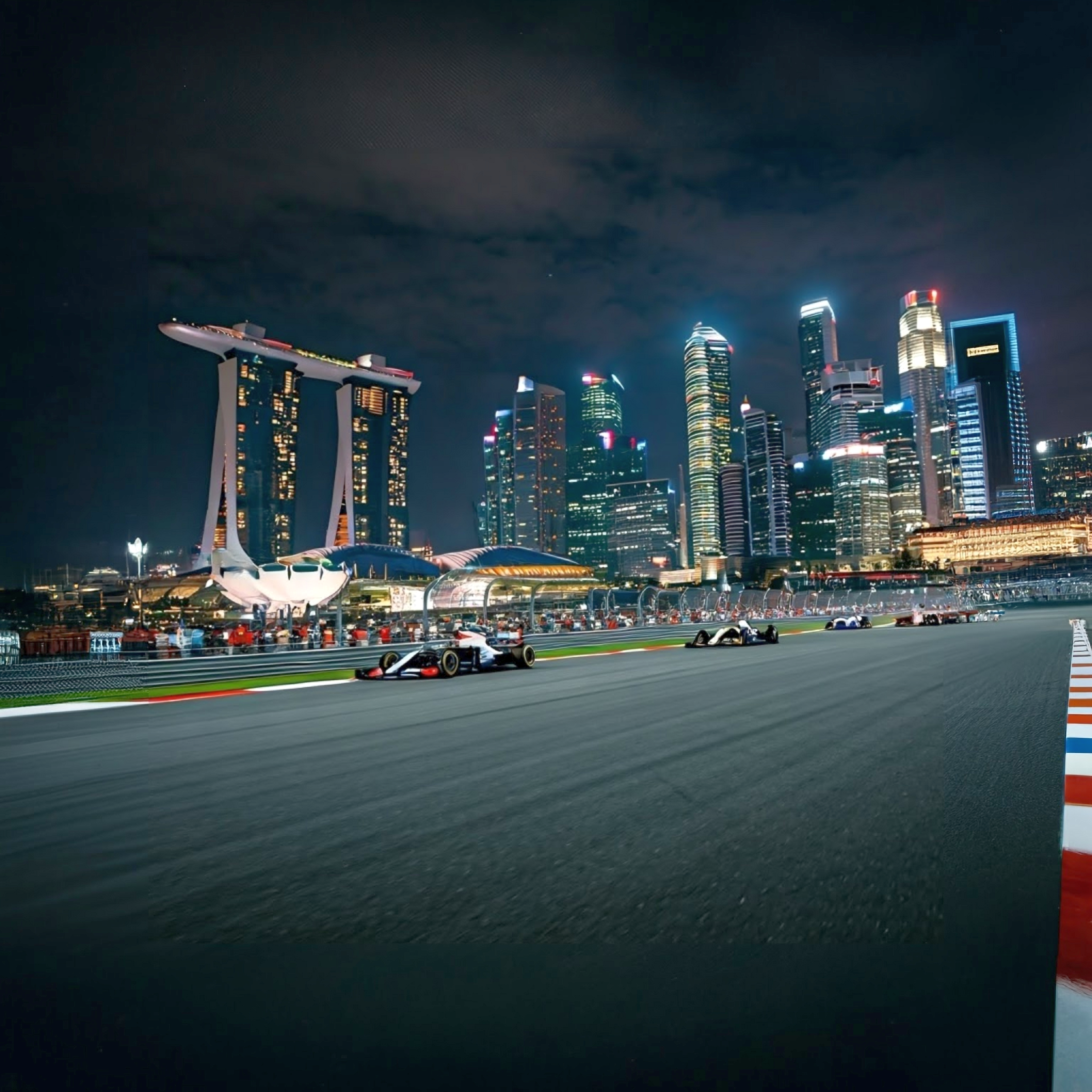 Egy neon stílusú illusztráció egy piros F1-es autóról, amely éjszaka a kivilágított szingapúri városkép mellett száguld el, a „SINGAPORE GRAND PRIX” felirattal.