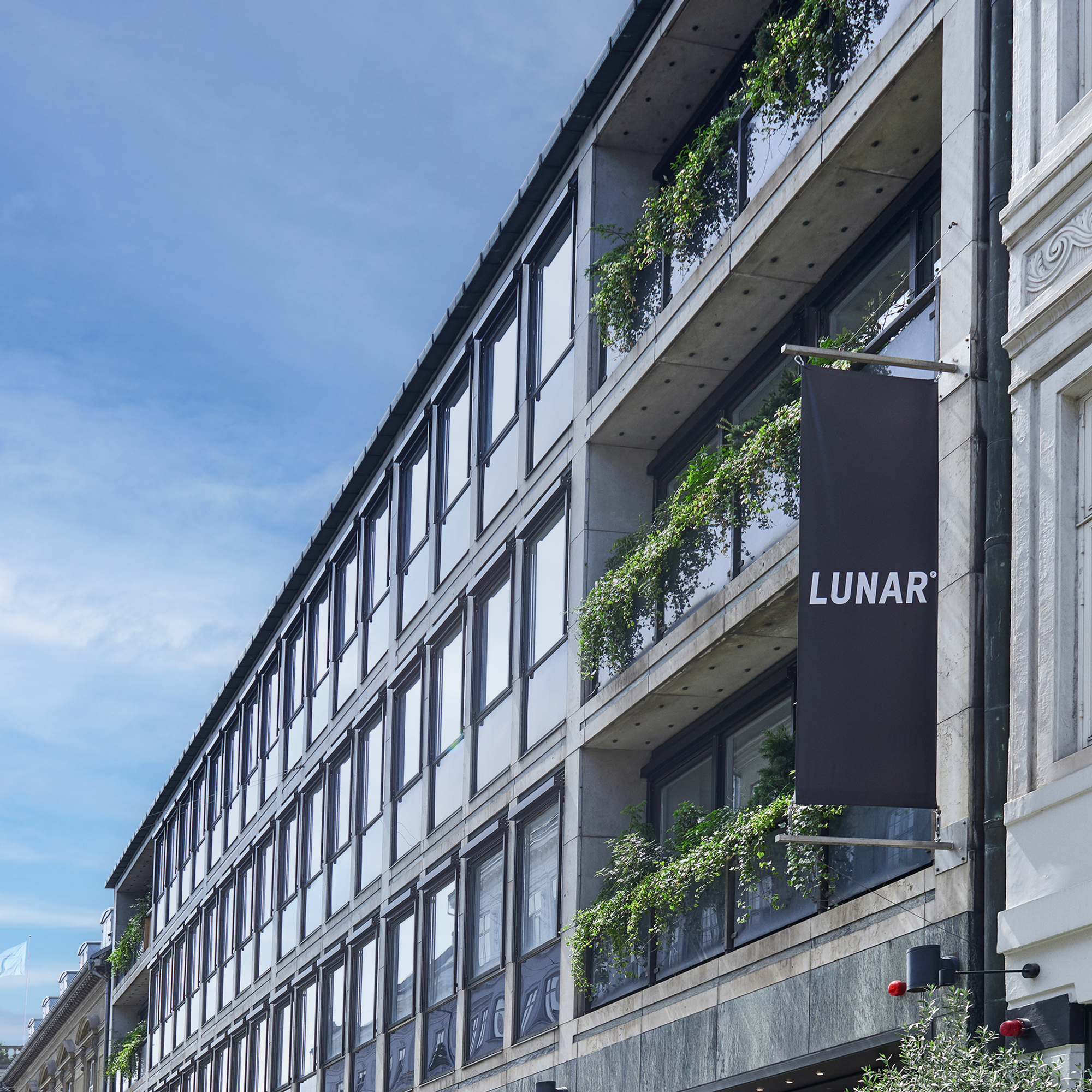 LunarOffice_Edit_02