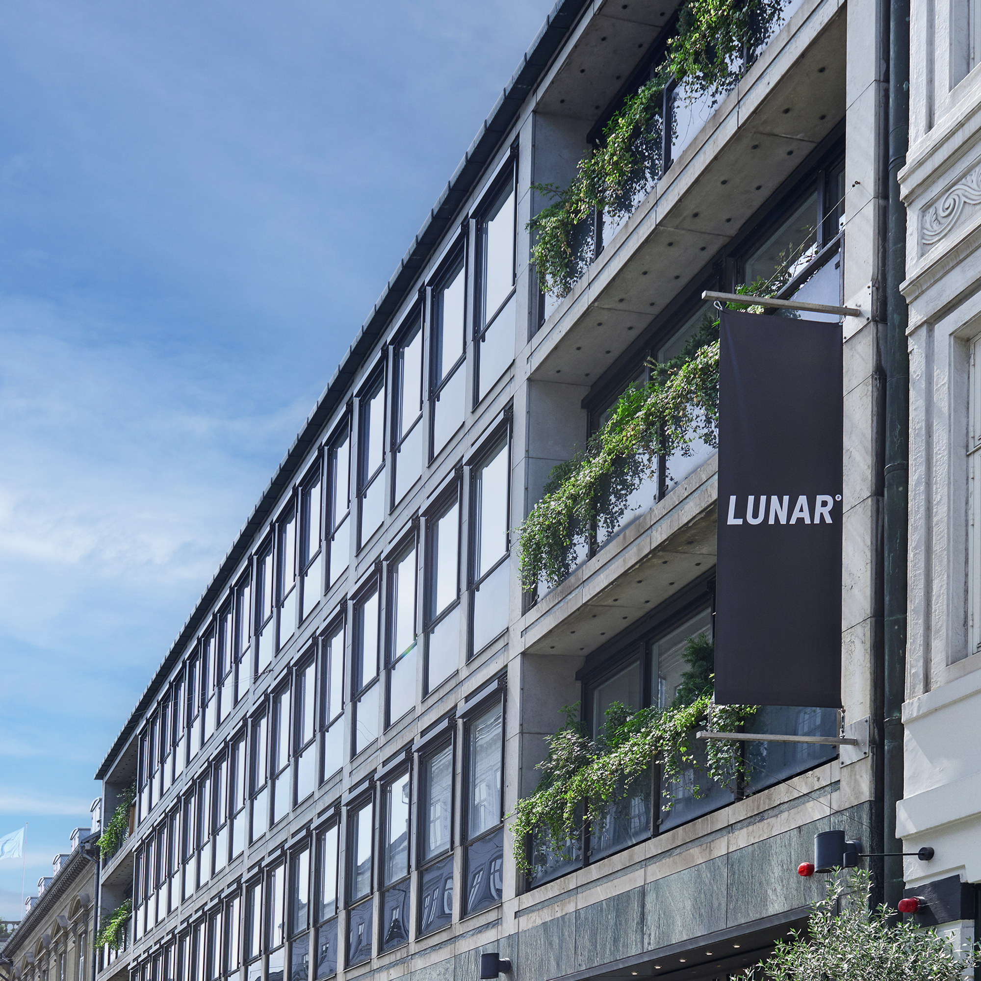LunarOffice_Edit_02