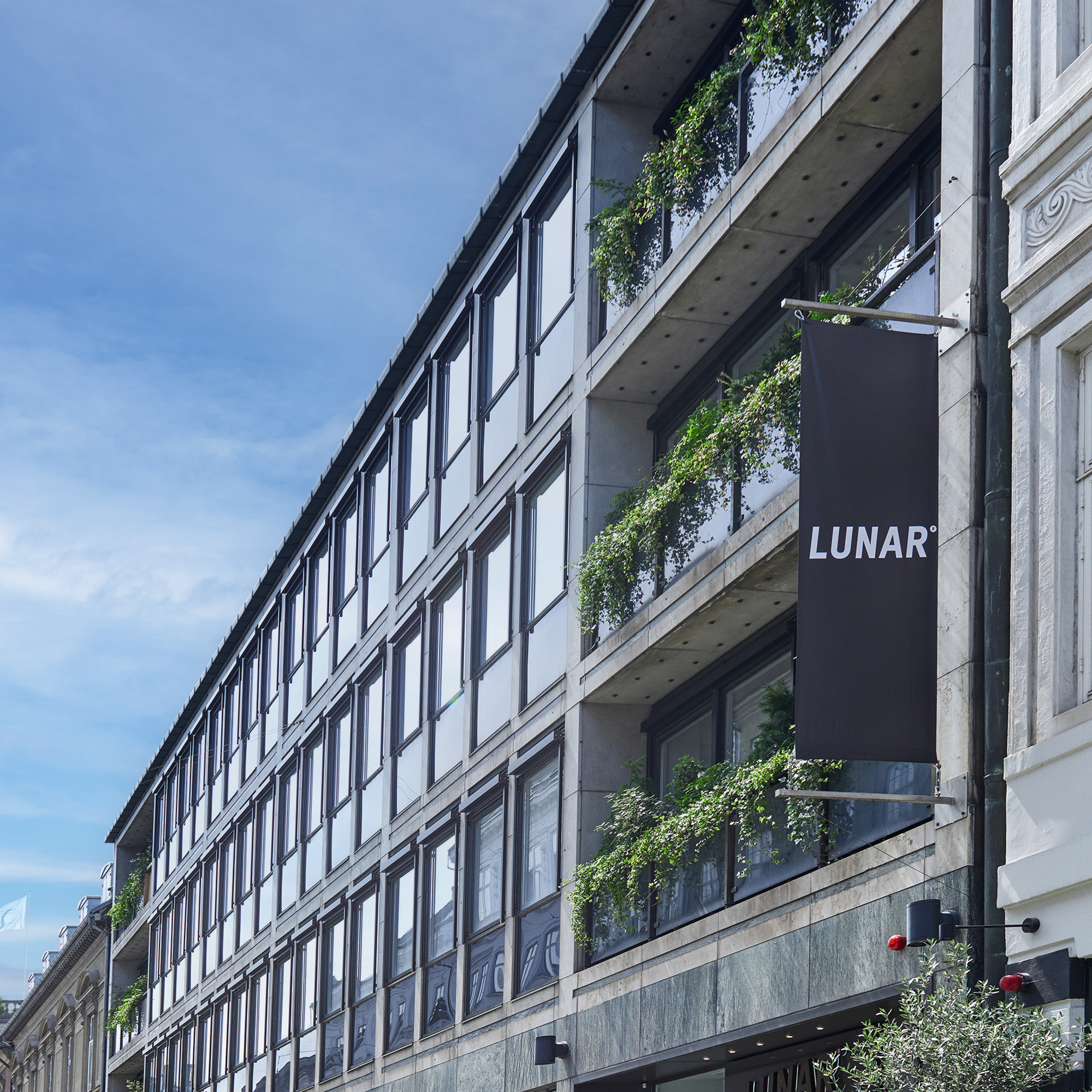 LunarOffice_Edit_02