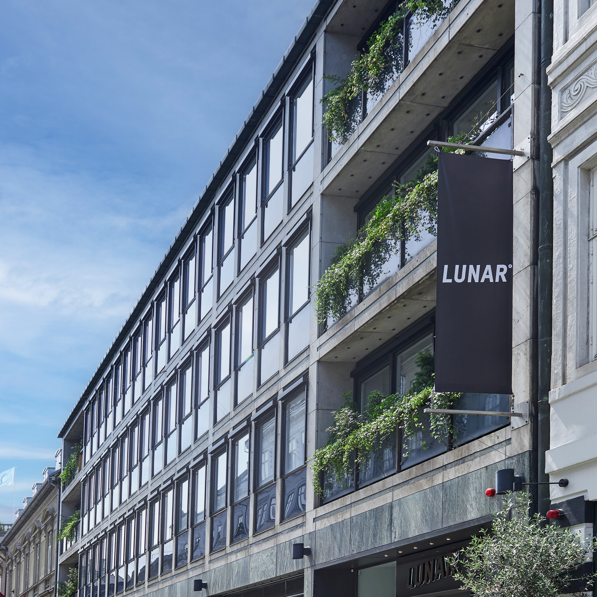 LunarOffice_Edit_02