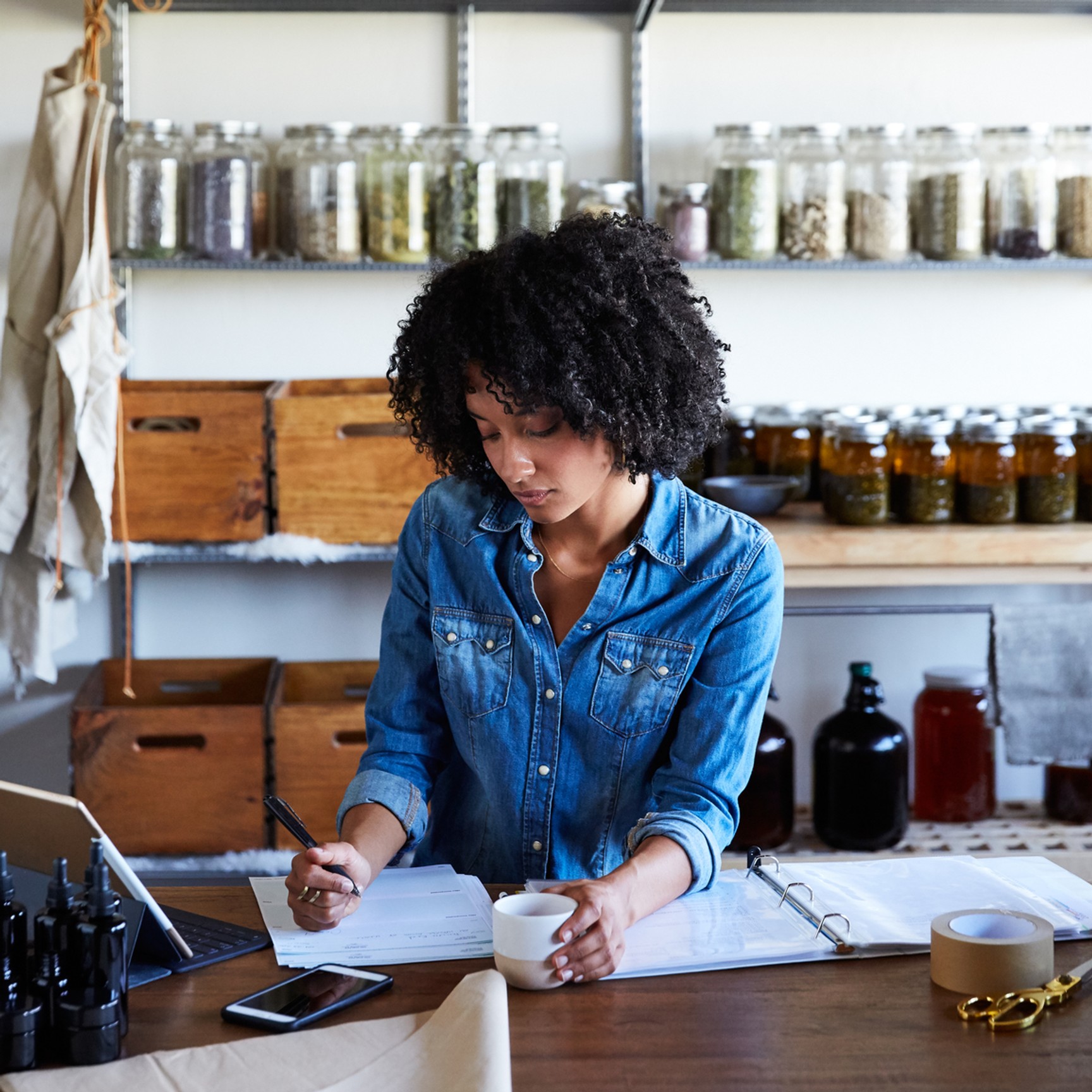 Stocksy_txpf74a465akHj300_Medium_983646