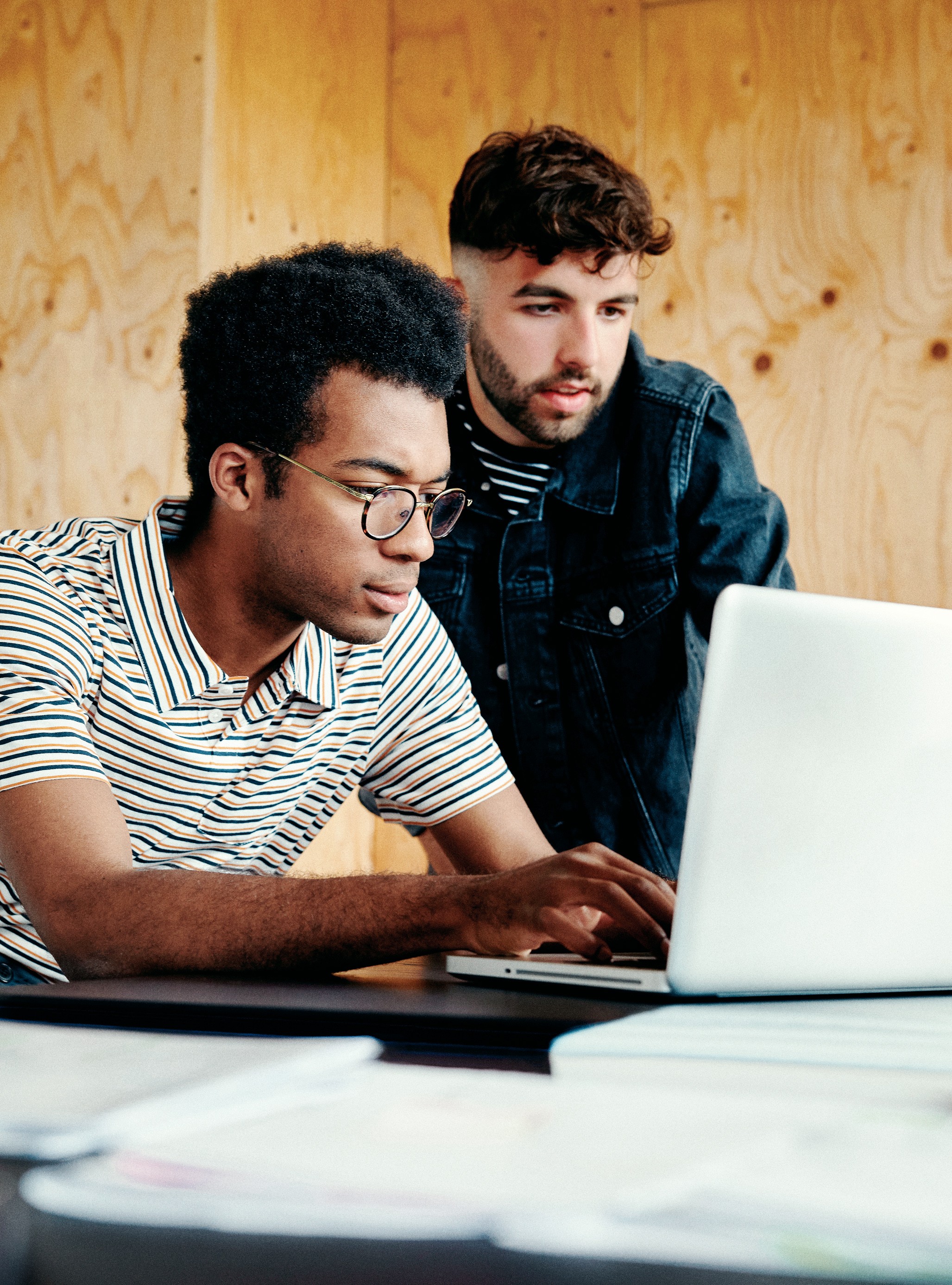 Stocksy_txp1c56b42eXhl300_Large_2095991_retouched_sRGB