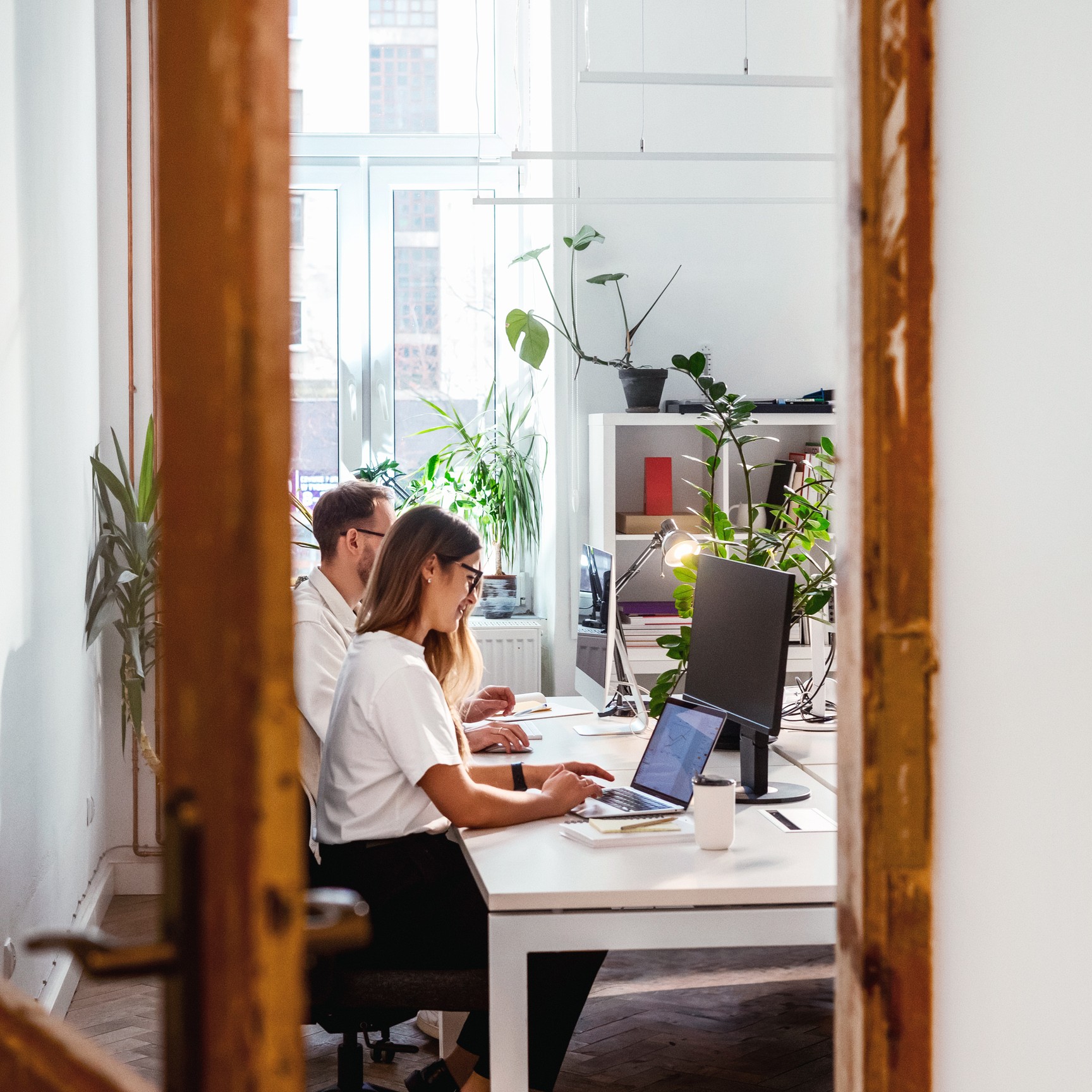 Stocksy_txp5a3f8db8wIk300_Large_5294358_retouched