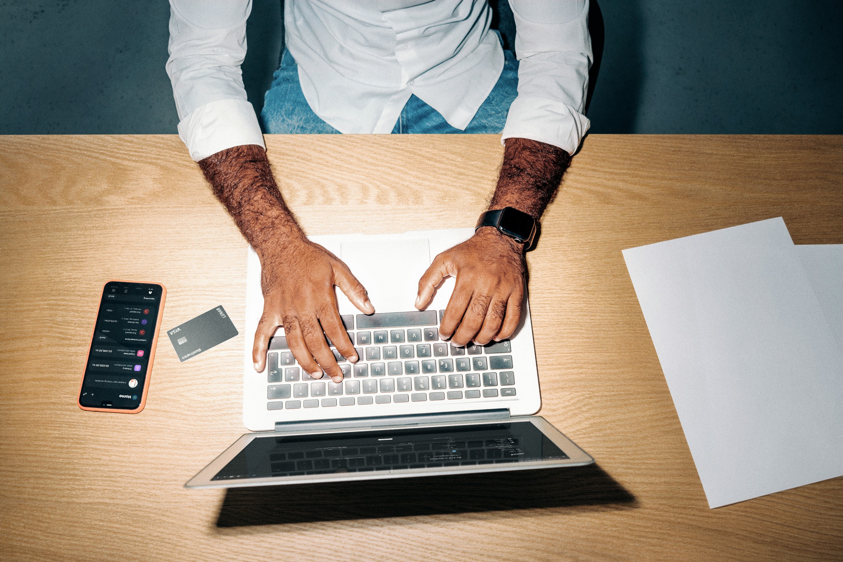 Stocksy_txp1c56b42eXhl300_Large_4950107_retouched_sRGB_UK