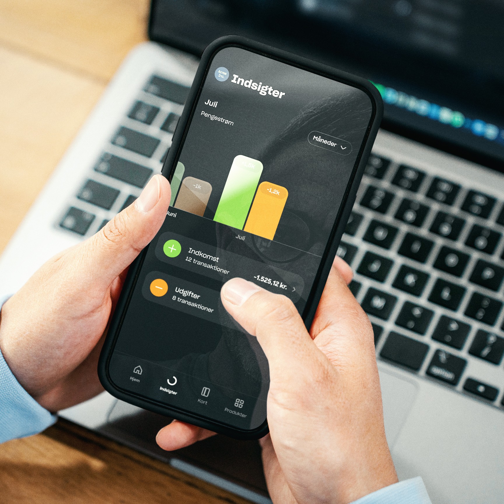 Stocksy_txp1c56b42eXhl300_Large_5429027_retouched_sRGB