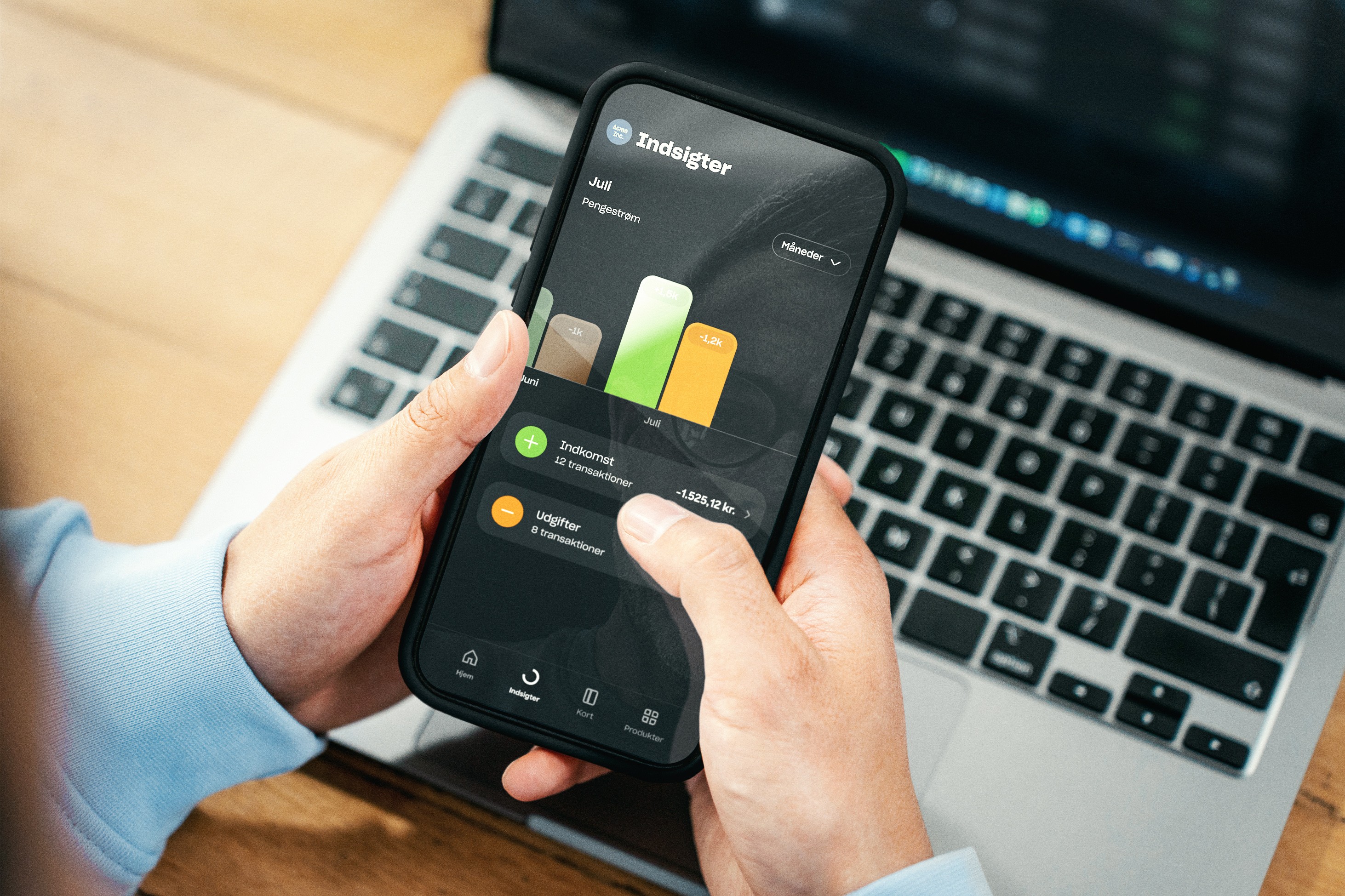 Stocksy_txp1c56b42eXhl300_Large_5429027_retouched_sRGB