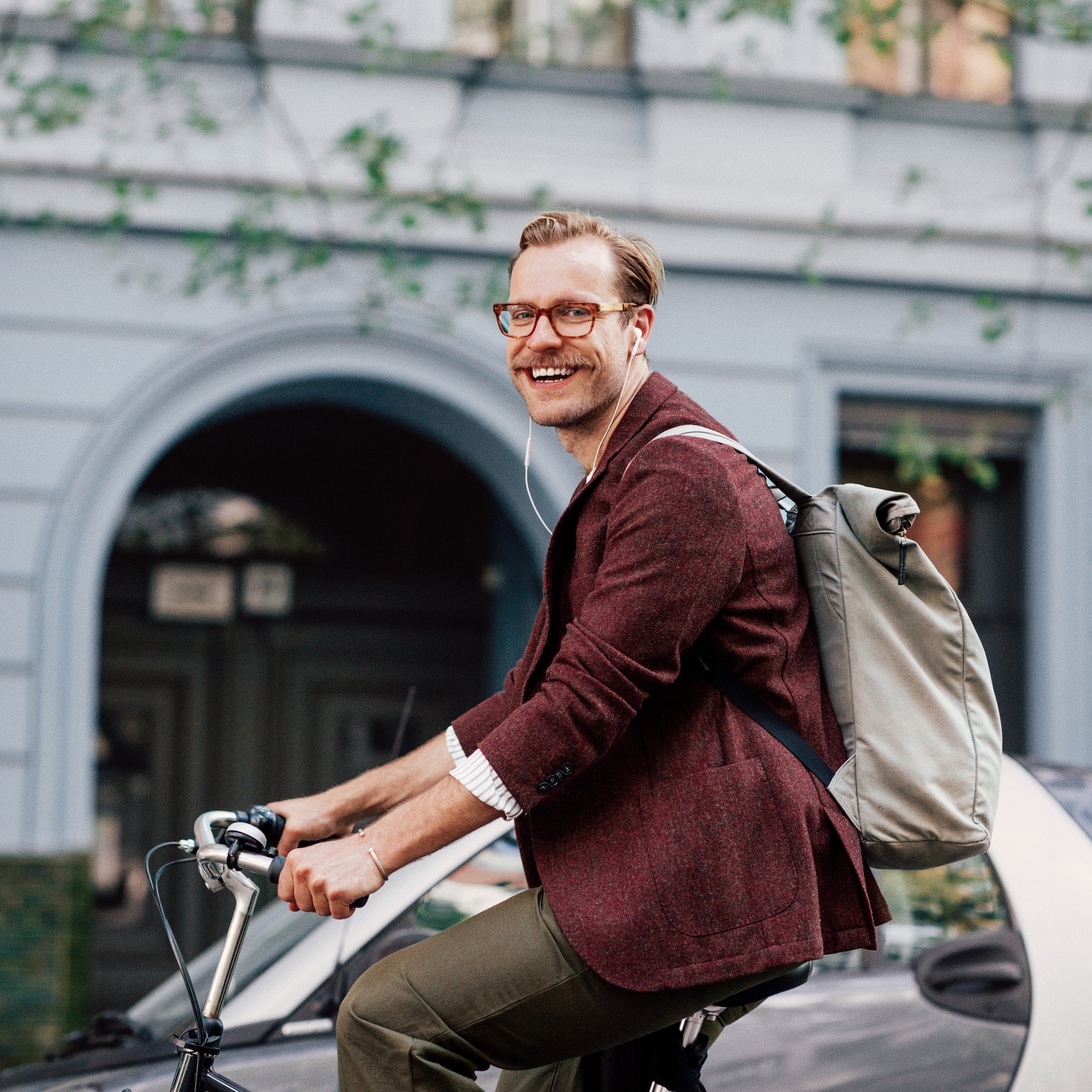 Stocksy_txp5a3f8db8wIk300_Large_4716478_retouched