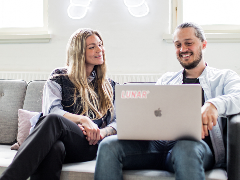 Lunar_App_Mint_woman_Spend (DA)_Lowres 5