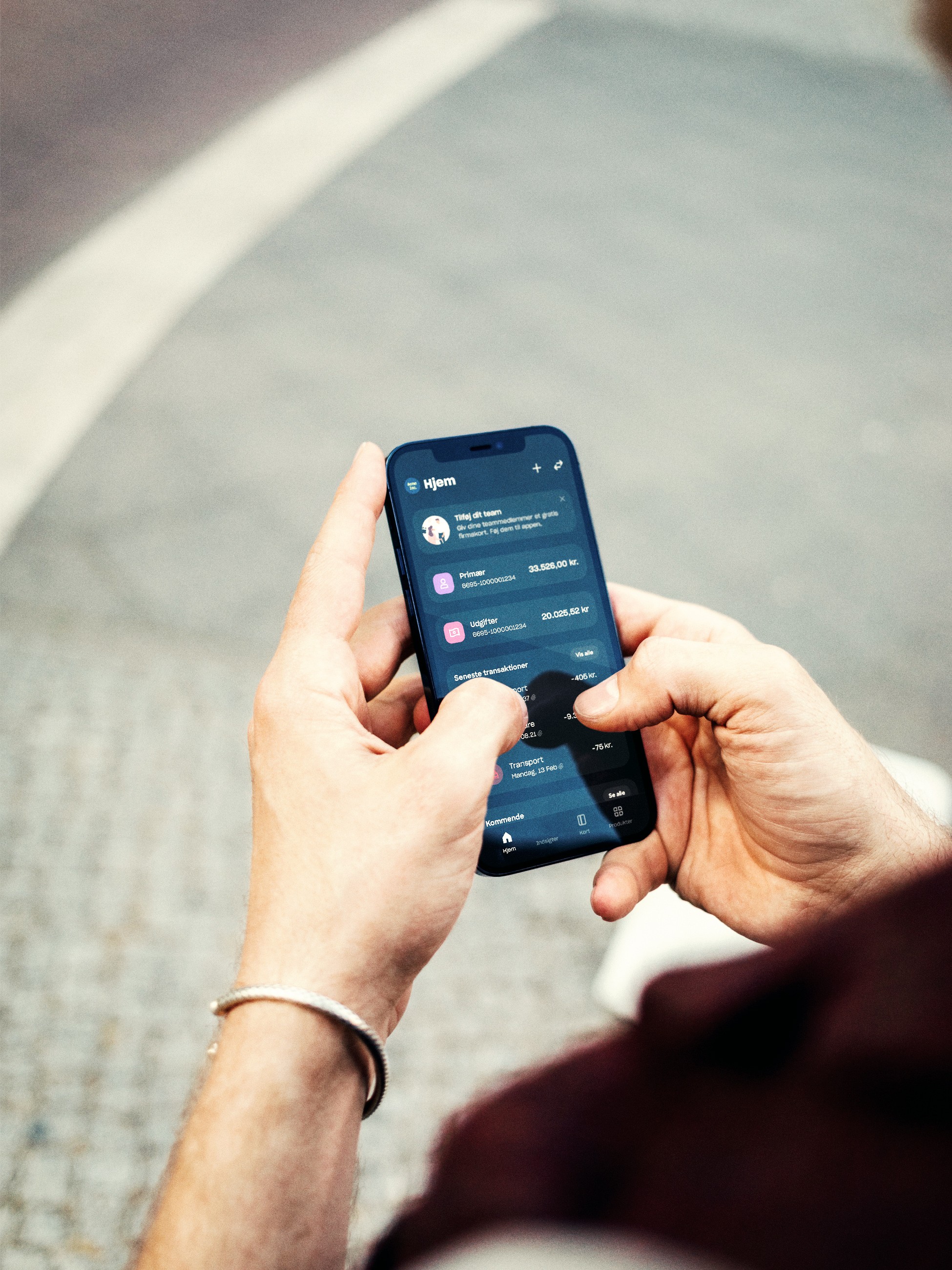 Stocksy_txp1c56b42eXhl300_Large_4720780_retouched_sRGB