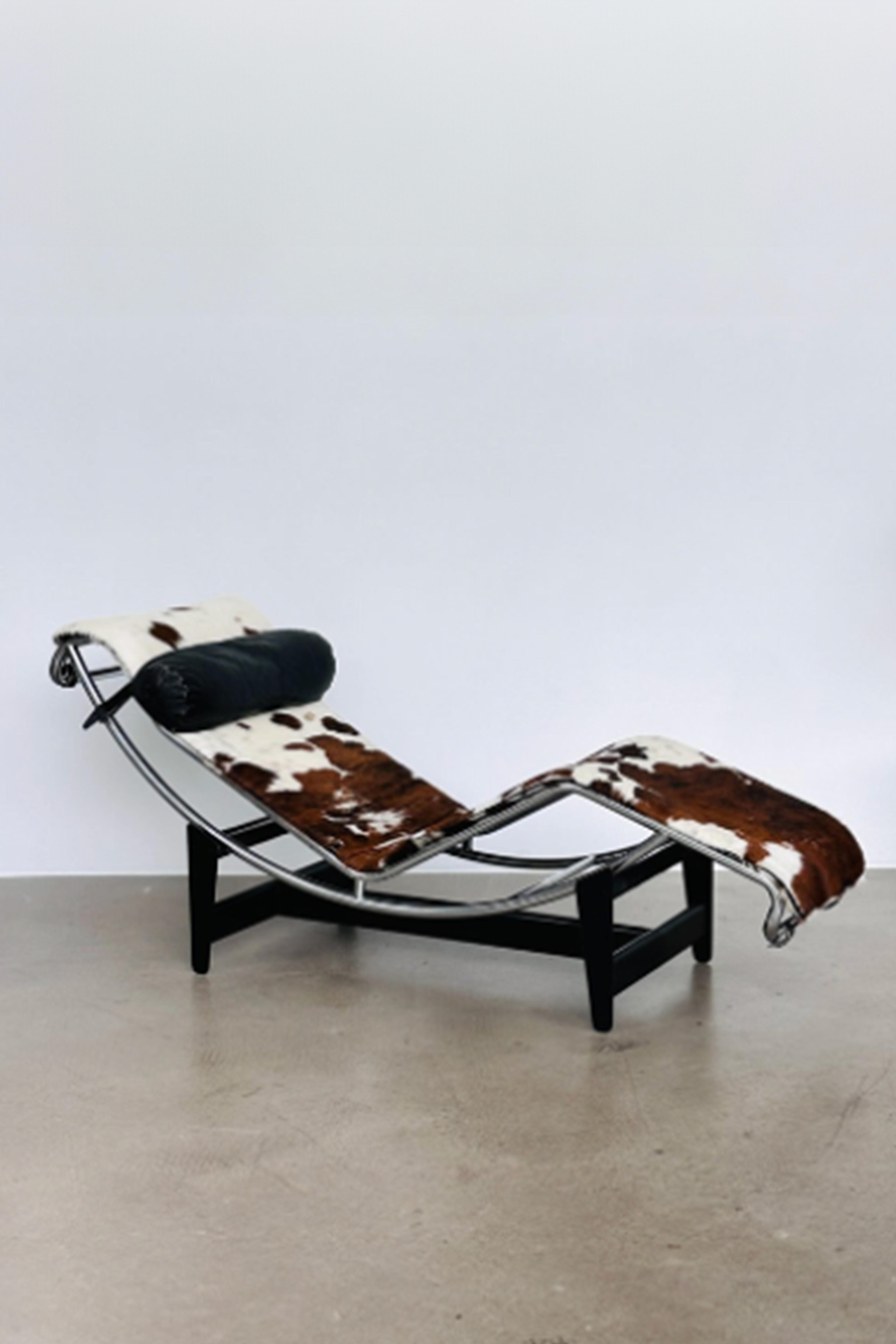 LC4 Chaise Longue by Le Corbusier